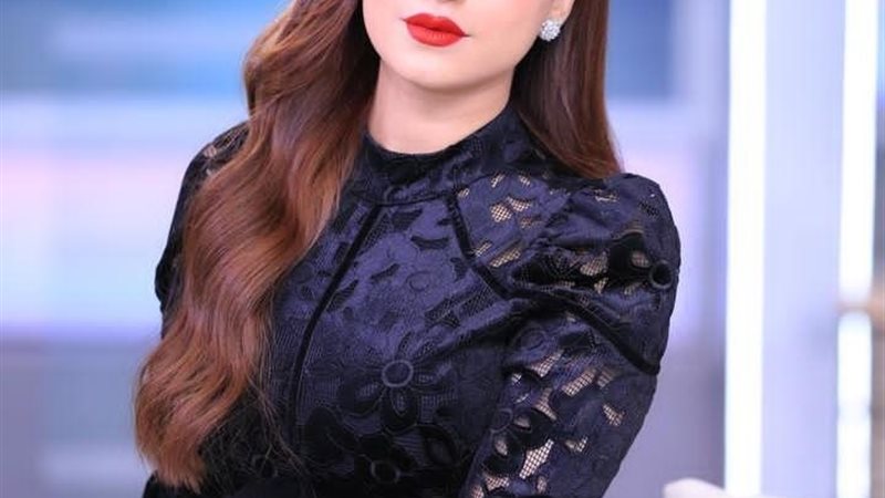 ياسمين عز