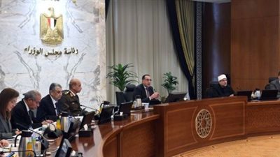 الحكومة: مد الخدمة لـ 520 طبيبا لمدة عامين بعد بلوغ سن المعاش