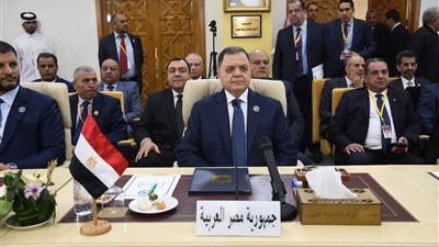 وزير الداخلية يؤكد على مواصلة تطويرالخطط الأمنية العربية