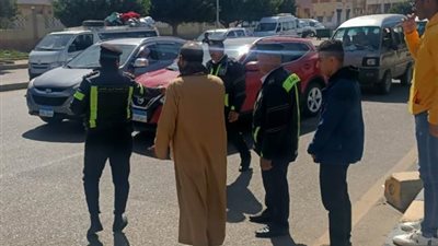 جهاز بدر يشن حرب شرسة ويضبط 40 توك توك بالتعاون مع المرور.. صور