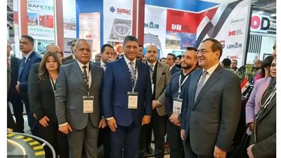 تدشين مركز لتدريب الهليكوبتر بين أكاديمية الطيران خدمات البترول الجويه.