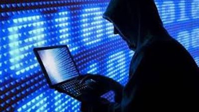 خبير أمن معلومات يحذر من سرقة الأموال بهذه الطرق.. فيديو
