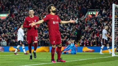 مدافع مانشستر يكشف سر الهزيمة التاريخية أمام ليفربول