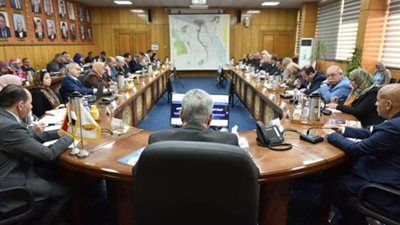 وزير القوى العاملة يوجه مديري المديريات بخدمة المواطن بشكل كريم ولائق