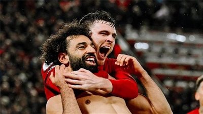 روبرتسون: محمد صلاح من عظماء ليفربول واحتفلنا به في غرفة اللاعبين