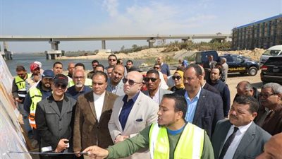 محافظ بني سويف يتفقد اعمال أنشاء مشروع محور الفشن على النيل