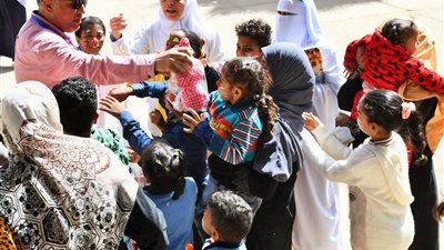 الكشف على 1000 مواطن باليوم الثاني لفعاليات قافلة جامعة المنصورة