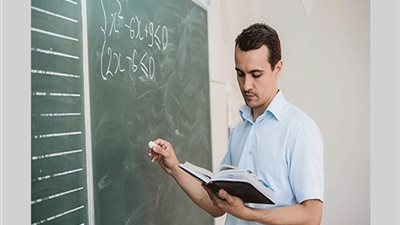 اعرف هتقبض كام.. موعد تطبيق الزيادة الجديدة للمعلمين 2023