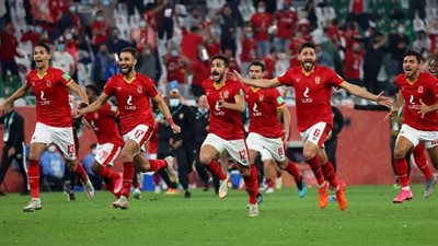 تاو وطاهر وشريف يقودون هجوم الأهلي امام صن داونز