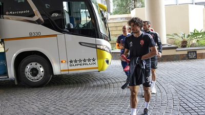 الأهلي يغادر فندق الاقامة الى ملعب مباراة صن داونز بعد قليل