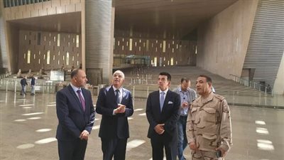 المدير العام للإيسيسكو يزور مشروع المتحف المصري الكبير