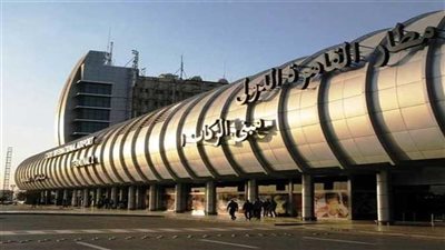 منع سفر 156 معتمرا بمطار القاهرة لعدم حصولهم علي 