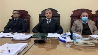 المشدد3سنوات لعصابة الستات استدرجوا رجل اعمال وصوره عارياً وسرقوة