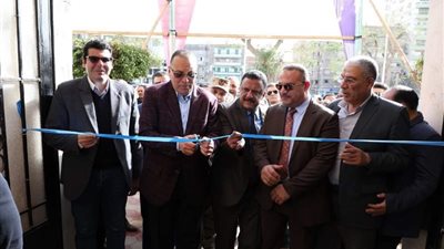 محافظ الشرقيةيفتتح معرض السلع بمبنى المجلس المحلي
