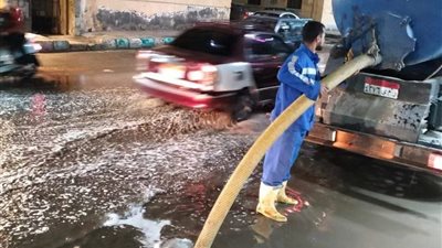 انتشار سيارات شفط وكسح مياه الأمطار وإزالة آثاره بالشرقية