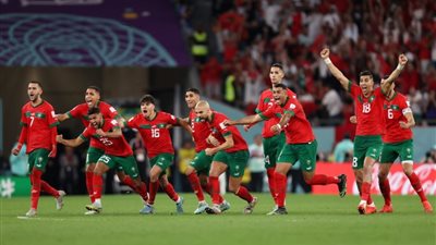 رسمياً.. كاف يمنح ملك المغرب جائزة 