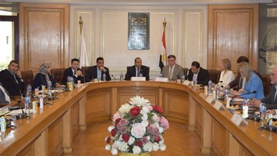 غرفة القاهرة تبحث مع رجال أعمال روس زيادة التبادل التجاري