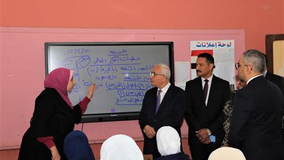 وزير التعليم يتابع تنفيذ برنامج التأهيل للناجحين في ال30 ألف معلم