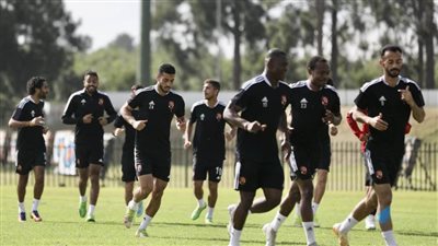 الأهلي يختتم تدريباته في جوهانسبرج قبل السفر للكاميرون