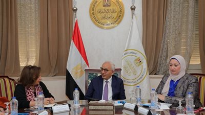 حجازى ونيفين عثمان يبحثان التعاون بين التعليم والقومى للطفولة