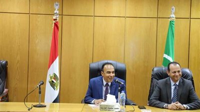 نائب محافظ المنيا يعقد اجتماعا لمتابعة مشروعات 