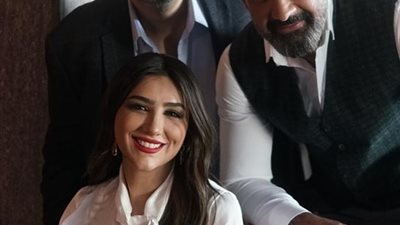 مراد مكرم برفقة ياسر جلال ومي عمر من كواليس 