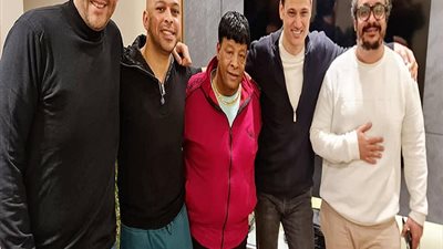 البطة الصفرا.. عبد الباسط حمودة ينتهي من تسجيل الأغنية الدعائية