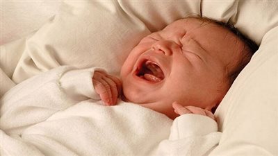 خبراء يكشفون أسباب بكاء حديثي الولادة فى هذا الوقت يوميا