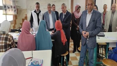 وكيل تعليم الشرقية يتفقد مجموعات الدعم بمدرسة بلبيس الإعدادية