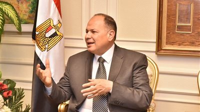 محافظ أسيوط يهنئ الفائزات بلقب الأم المثالية على مستوى المحافظة