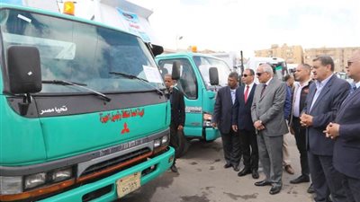 محافظ الجيزة : دعم منظومة النظافه ب ٦١ سيارة ومعدة جديدة