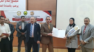 محافظ شمال سيناء يشهد حفل تخريج دورة الاستراتيجية والأمن القومي