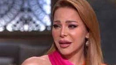 سوزان نجم الدين تخطف الانظار فى شوارع دمشق..صور