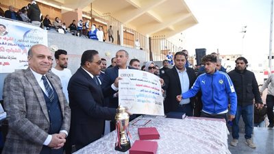 صبحي يفتتح أول دورى لكرة القدم لقصار القامة بمركز شباب الجزيرة