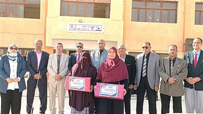 الشعب الجمهورى وتعليم الداخلة يكرمان الأمهات المثاليات بموط