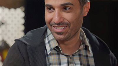 أحمد فهمى عن 