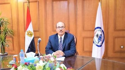 رئيس جامعة العريش يفتتح معرض مارثون الإبداع