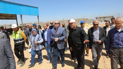 جولة ميدانية لمحافظ بنى سويف لمتابعة مصنع تدوير المخلفات بسمسطا