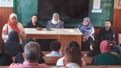 إدارة الأمومة والطفولة تعقد سلسلة من ندوات التوعية للطلاب