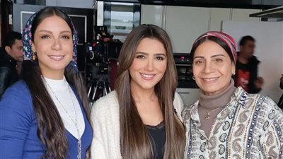 ياسمين رحمى تشارك متابعيها أحدث ظهور من 