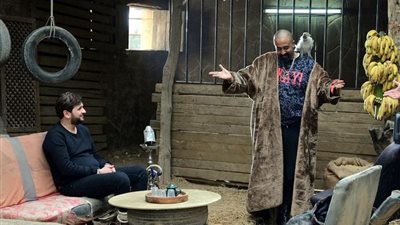 بصور من الكواليس.. مصطفى خاطر يروج لـ 