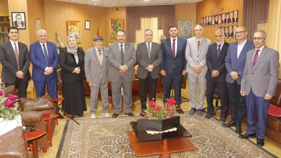 جامعة المنصورة تكرم أعضاء الفريق العلمى ومكتب العلاقات الدولية