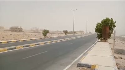 أزمات سفاجا تحذر من عاصفة ترابية: «اغلقوا النوافذ و هدوا السرعة»