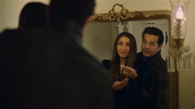خلافات وصُلح وحب تعيشها دينا الشربيني في كامل العدد