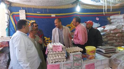 سكرتير بنى سويف يطمئن على توافر السلع بشوادر ومعارض