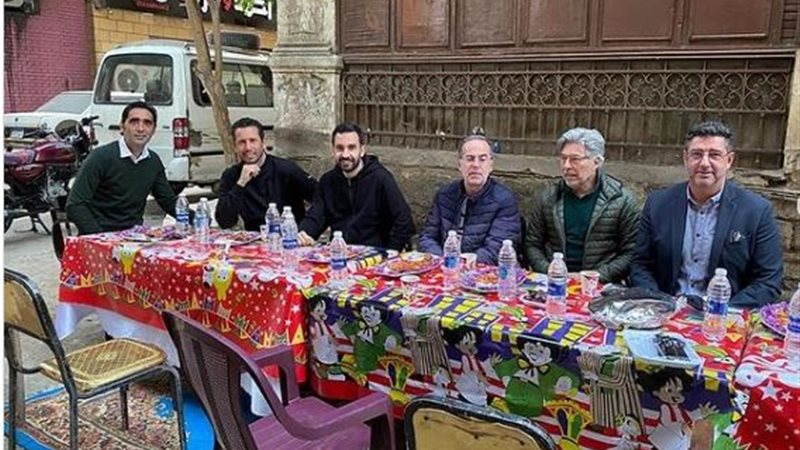 فيتوريا يشارك اصداقائه