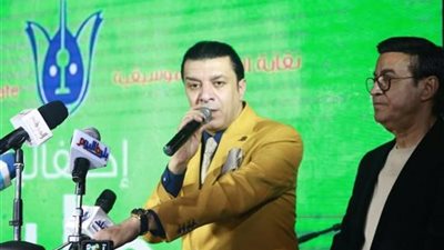 مصطفى كامل يكشف عن حواره مع ايمان البحر درويش