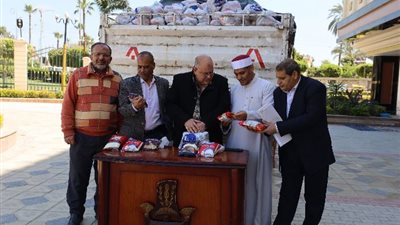 وصول الدفعة الرابعة من 65 ألف شنطة رمضانية لتوزيعها على مستحقيها