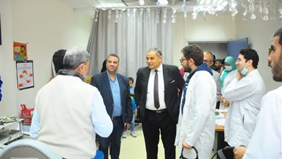 رئيس جامعة كفر الشيخ يتفقد أقسام المستشفى الجامعي