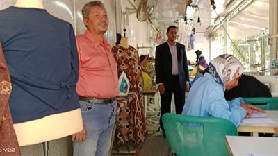 القوى العاملة تختتم برنامج تدريبى على التفصيل للفتيات بقنا